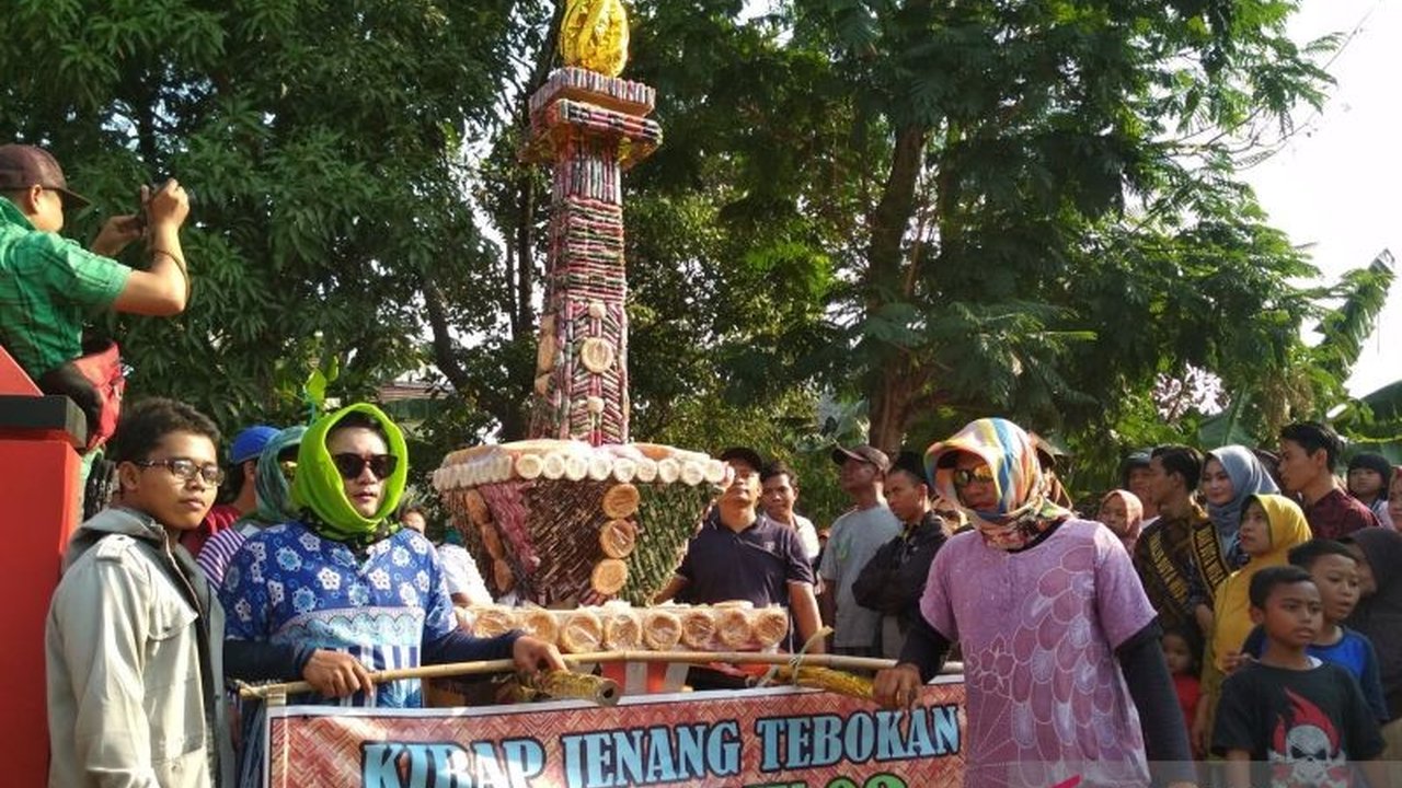 Pemerintah Kabupaten Kudus secara aktif mengusulkan 13 Warisan Budaya Tak Benda (WBTb) untuk penetapan nasional, memperkuat identitas budaya daerah dan menjaga kelestarian kearifan lokal. Upaya ini menjadi langkah strategis dalam memajukan Warisan Budaya.