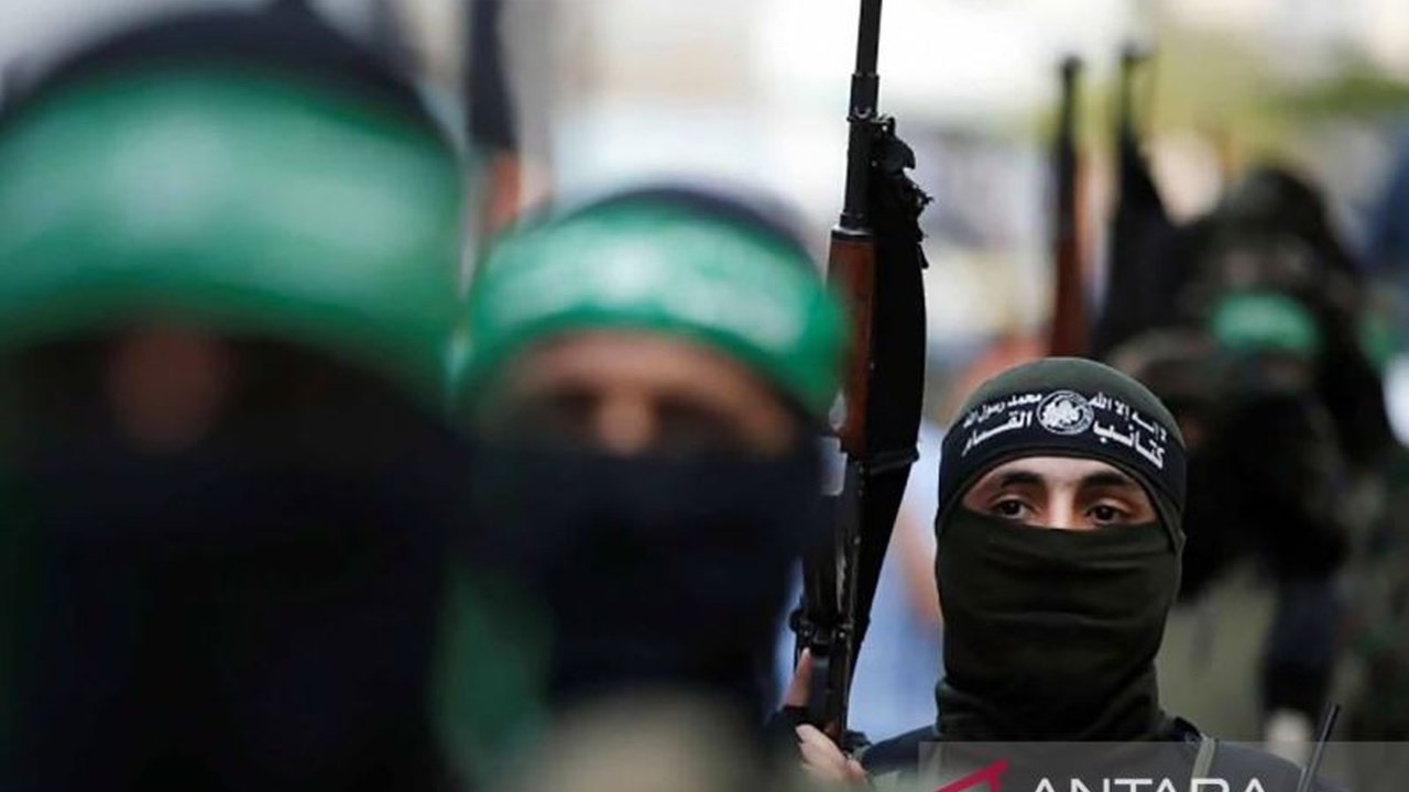 Presiden Turki Recep Tayyip Erdogan menggelar pertemuan dengan delegasi Hamas di Istanbul, membahas situasi genting di Jalur Gaza. Pertemuan Erdogan Hamas ini menjadi sorotan di tengah upaya perdamaian dan perundingan gencatan senjata di kawasan.