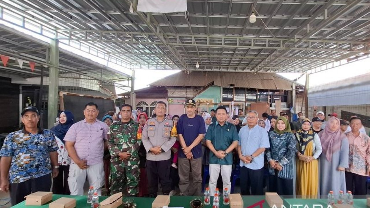 Anggota DPRD Banjarmasin berkomitmen memperjuangkan ratusan unit Program Bedah Rumah untuk warga tidak mampu di Banjarmasin Barat, berkolaborasi dengan DPRD Kalsel demi mewujudkan rumah layak huni.