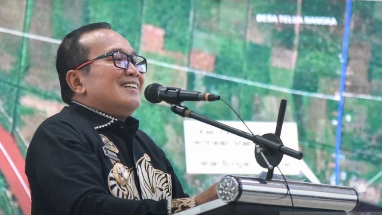 Pemerintah Kabupaten Kubu Raya serius menggarap program Perbaikan RTLH Kubu Raya di kawasan bantaran sungai yang selama ini sulit dijangkau. Simak strategi kolaboratifnya!