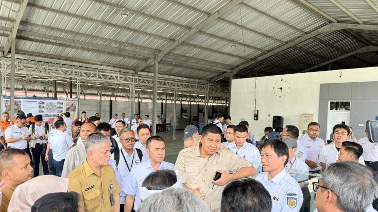 PT KAI proyeksikan lahan Kiaracondong, Bandung, jadi hunian vertikal terintegrasi konsep Transit Oriented Development (TOD) berbasis kereta api. Hunian TOD Kiaracondong fokus MBR, tawarkan efisiensi transportasi dan ekonomi.