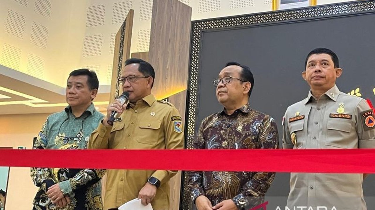 Kepala Satuan Tugas Percepatan Rehabilitasi dan Rekonstruksi (Satgas PRR) Pascabencana Sumatera menegaskan **percepatan pembangunan huntap Sumatera** menjadi fokus utama, didukung alokasi dana besar dan rencana induk pemulihan tiga tahun.