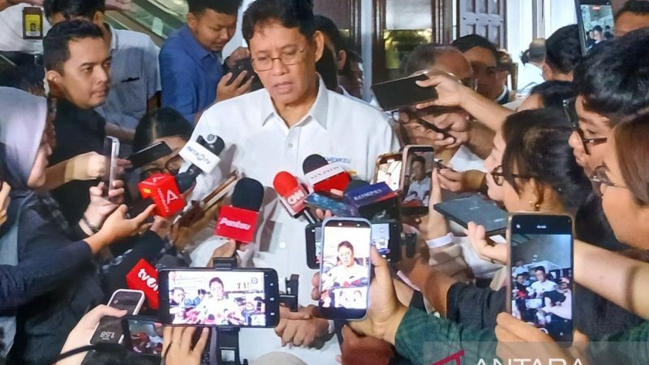 Menteri Keuangan Purbaya Yudhi Sadewa mengajukan usulan pengambilalihan PNM dari Danantara untuk memperlancar penyaluran Kredit Usaha Rakyat (KUR) dan efisiensi anggaran negara. Rencana ini bertujuan mentransformasi PNM menjadi bank UMKM besar di bawah Ke