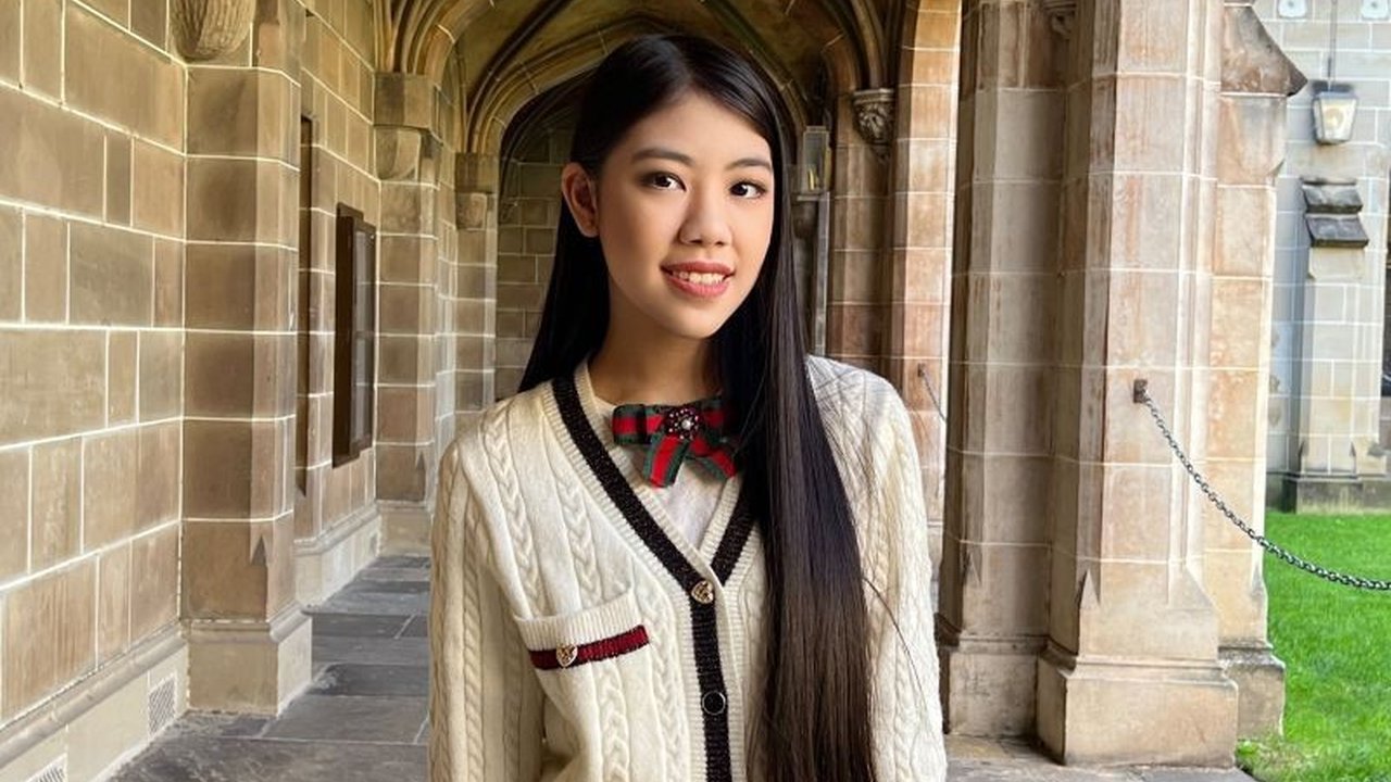 Pelajar berprestasi Mischka Aoki berhasil menembus University of Oxford dan Stanford University, siap mengharumkan nama bangsa dengan capaian akademiknya yang luar biasa.