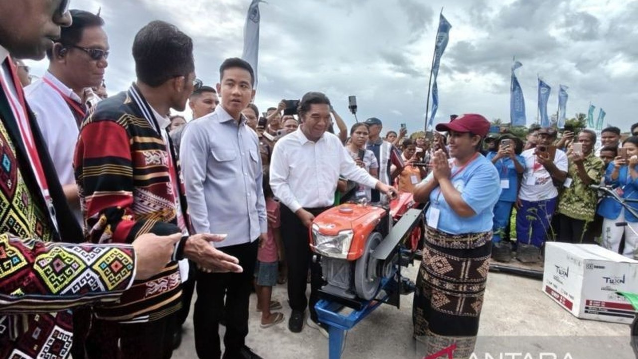 Wakil Presiden Gibran Rakabuming Raka memuji potensi Hasil Tani Kupang yang disalurkan untuk program Makan Bergizi Gratis (MBG) setelah berdialog dengan kelompok tani di Desa Mata Air, Kabupaten Kupang, NTT. Kunjungan ini menegaskan komitmen pemerintah da