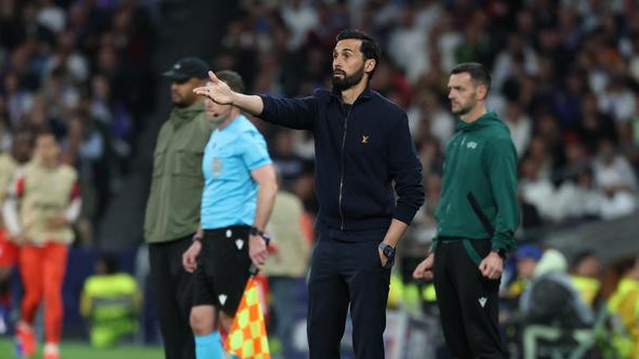 Pelatih Real Madrid Alvaro Arbeloa pada pertandingan kontra Bayern Munchen di ajang Liga Champions. (Thomas COEX / AFP)