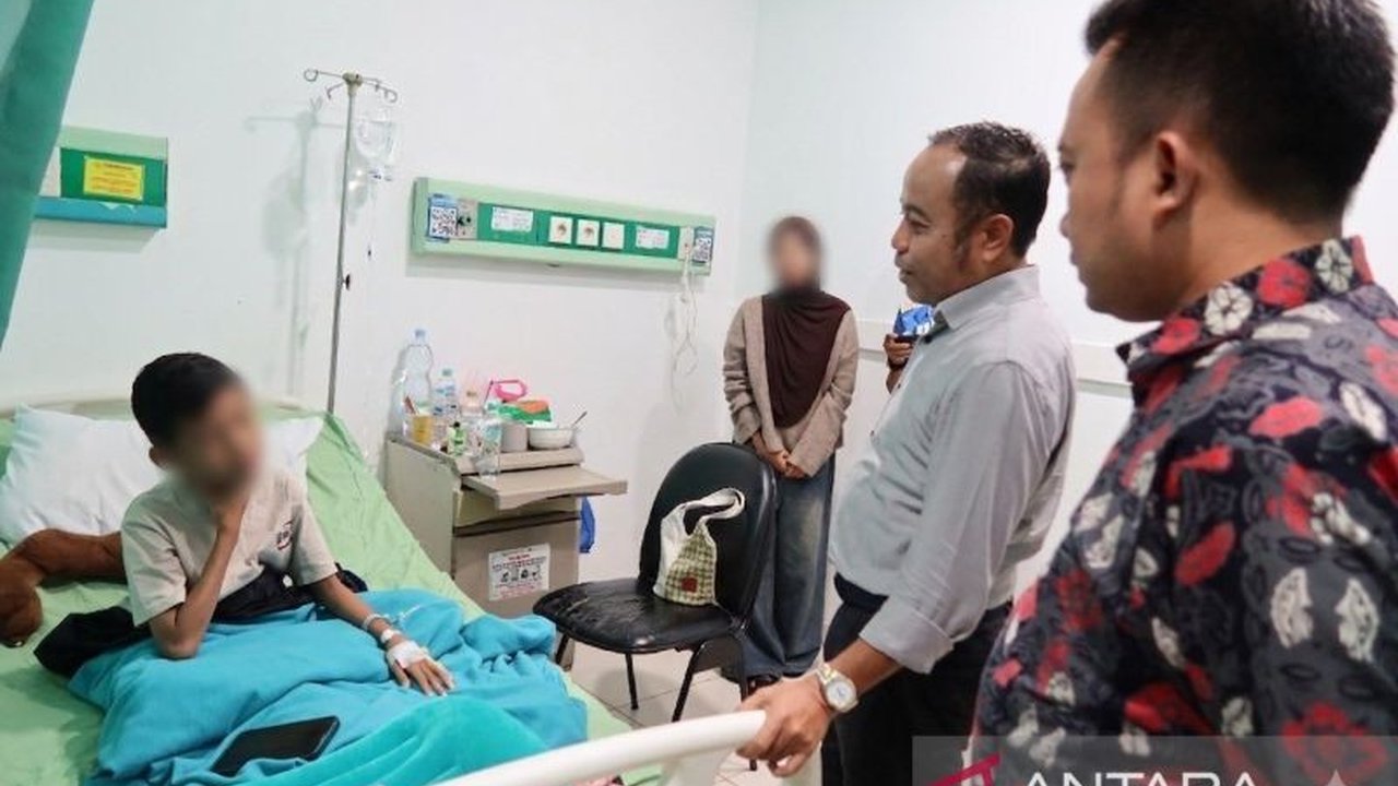 Komisi Perlindungan Anak Indonesia (KPAI) mendesak Badan Gizi Nasional (BGN) untuk melakukan investigasi transparan terkait insiden keracunan massal Program Makan Bergizi Gratis (MBG) yang menimpa 72 siswa di Jakarta Timur.