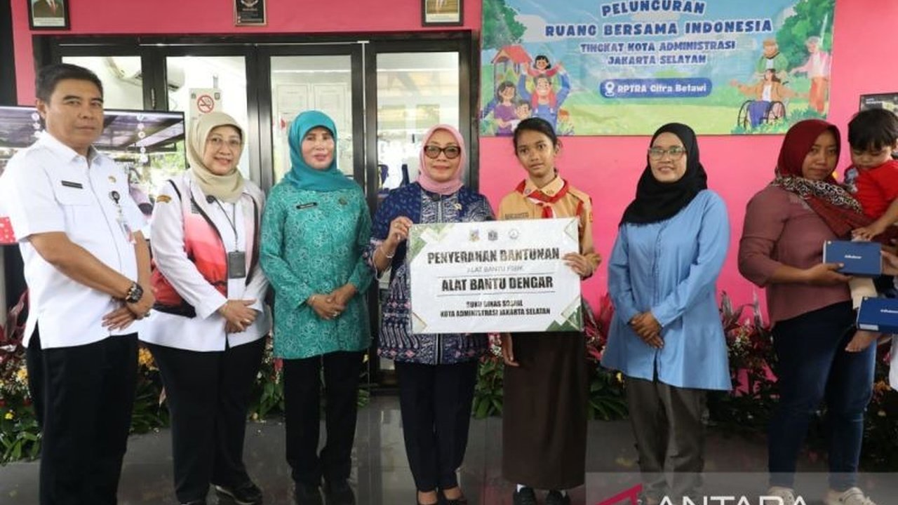 Menteri Pemberdayaan Perempuan dan Perlindungan Anak (PPPA) Arifah Choiri Fauzi meresmikan Ruang Bersama Indonesia (RBI) di Jakarta Selatan, sebuah inisiatif strategis untuk menguatkan pemberdayaan perempuan, perlindungan anak, dan ketahanan keluarga di t