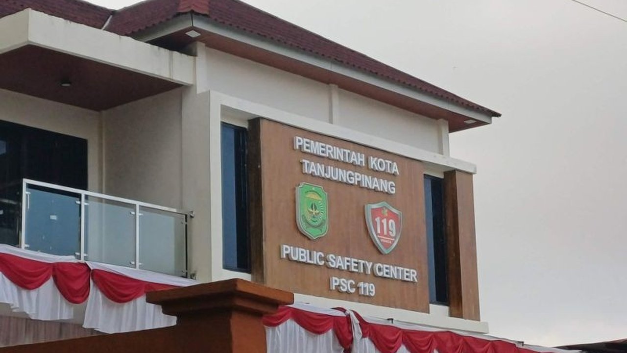 Pemerintah Kota Tanjungpinang resmi meluncurkan Layanan Darurat PSC 119 untuk memastikan respons cepat terhadap kondisi medis darurat di luar jam operasional, memberikan aksesibilitas layanan kesehatan bagi seluruh masyarakat.
