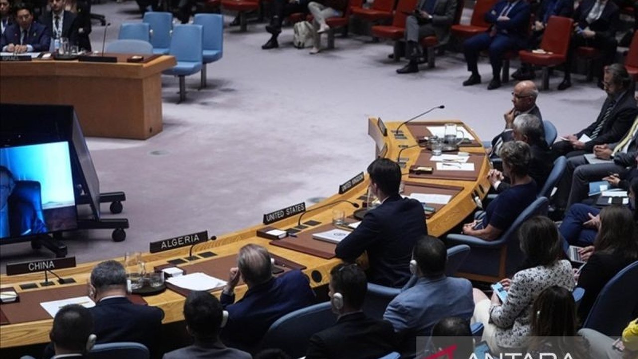 Dewan Keamanan PBB gagal mengadopsi rancangan Resolusi Selat Hormuz yang menyerukan kebebasan navigasi, setelah Rusia dan China menggunakan hak veto mereka, menimbulkan kekecewaan Bahrain.