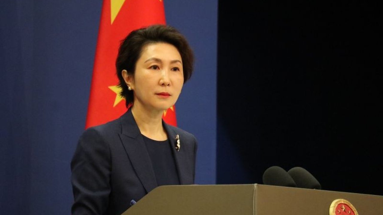 Menteri Luar Negeri China Wang Yi akan melakukan kunjungan penting ke Korea Utara pada 9-10 April 2026, menandai upaya penguatan hubungan bilateral dan pembukaan kembali akses transportasi antara kedua negara.