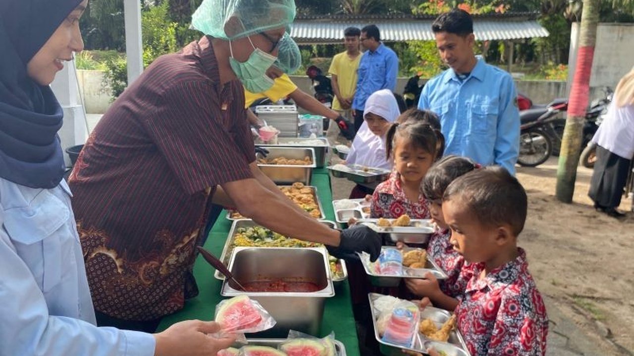 Presiden Prabowo Subianto instruksikan Badan Gizi Nasional (BGN) menertibkan Satuan Pelayanan Pemenuhan Gizi (SPPG) agar Program Makan Bergizi Gratis (MBG) berjalan sesuai petunjuk teknis dan menyasar kelompok yang membutuhkan.