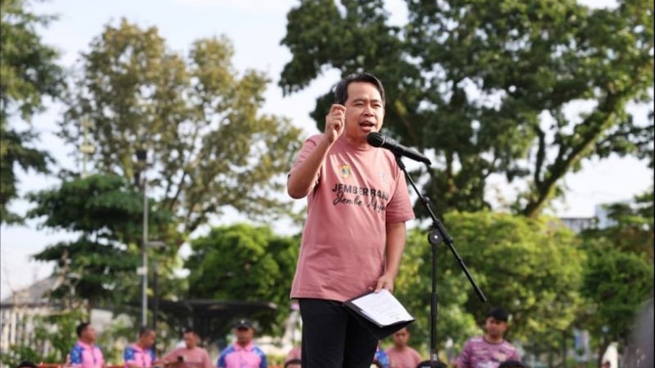 Bupati Jember Muhammad Fawait memastikan tidak akan ada PHK PPPK di Jember hingga tahun 2027, baik penuh waktu maupun paruh waktu, dengan syarat kinerja pegawai tetap optimal dan Anggaran Pendapatan dan Belanja Daerah (APBD) Jember dinyatakan mencukupi.