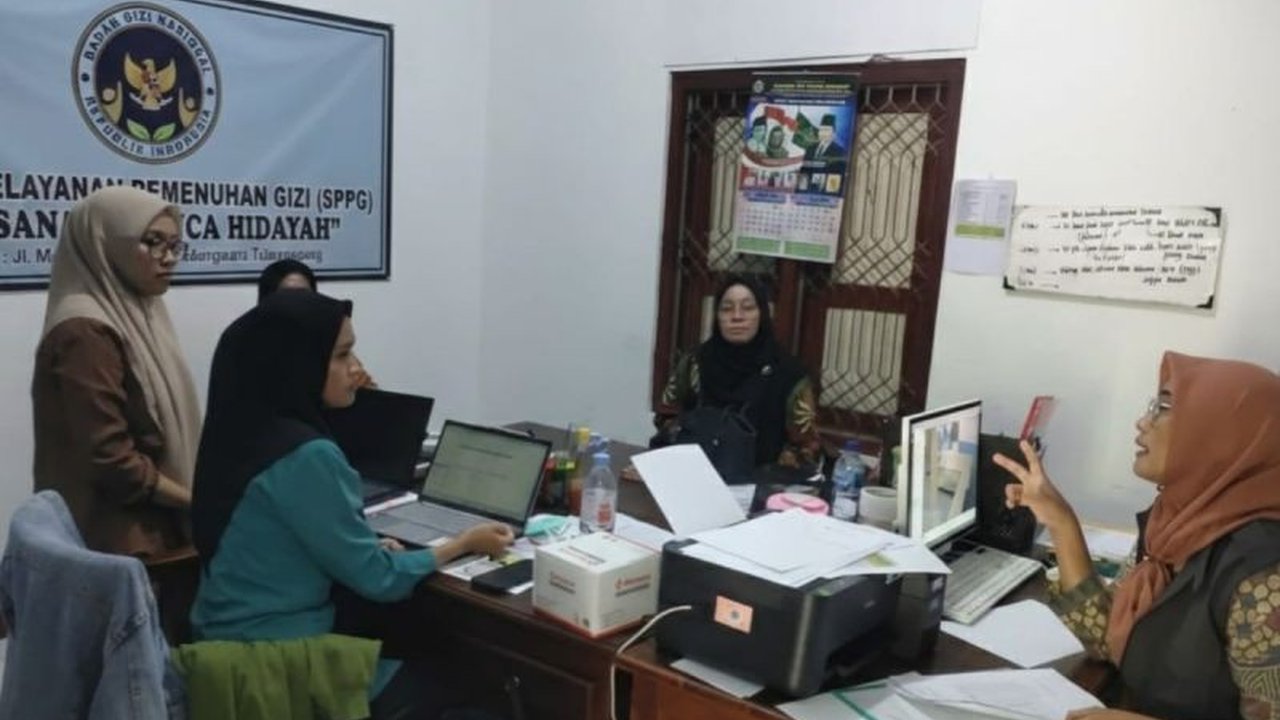 Satgas MBG Tulungagung memperkuat pengawasan program makan bergizi gratis dengan membuka hotline aduan masyarakat. Langkah ini memastikan kualitas layanan tetap terjaga dan akuntabel.