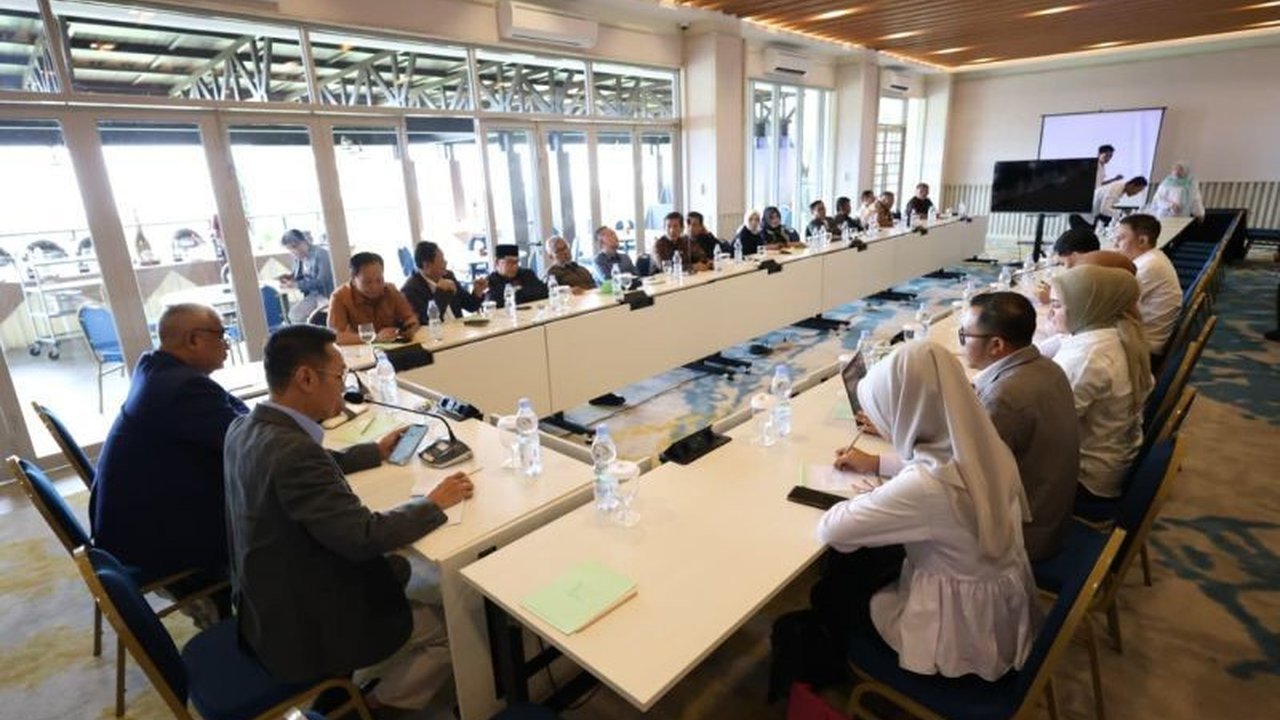 DPRD Jawa Barat melalui Pansus XIII berupaya mengoptimalkan pendapatan daerah dari pengelolaan Jatinangor National Golf Resort, meninjau ulang skema kerja sama untuk meningkatkan kontribusi ke kas Pemprov Jabar.