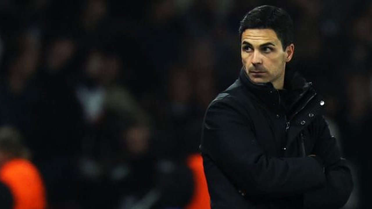 Pelatih Arsenal asal Spanyol, Mikel Arteta, terlihat selama pertandingan leg kedua semifinal Liga Champions UEFA antara Paris Saint-Germain (PSG) dan Arsenal di stadion Parc des Princes di