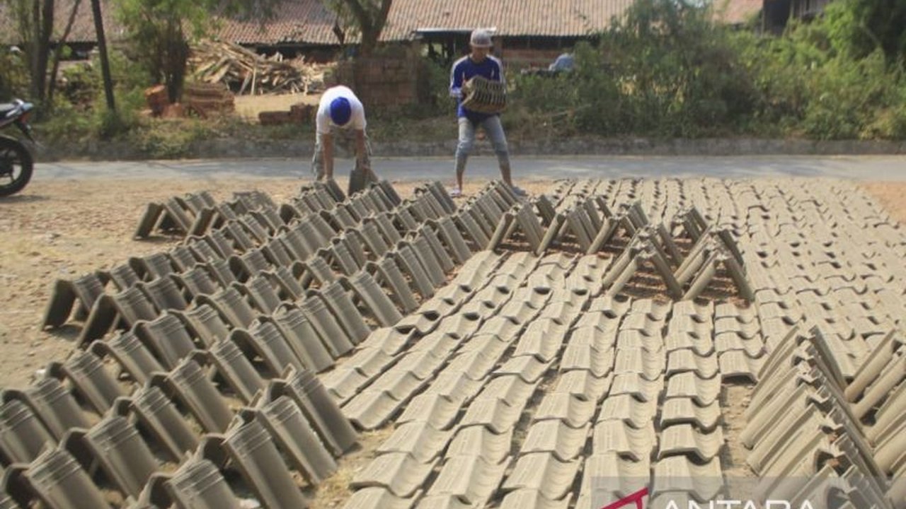 Dinas Perumahan, Kawasan Permukiman, dan Pertanahan (DPKPP) Majalengka meningkatkan target pembangunan Rumah Subsidi Majalengka menjadi 3.000 unit di 2026, sekaligus dorong ekonomi lokal.