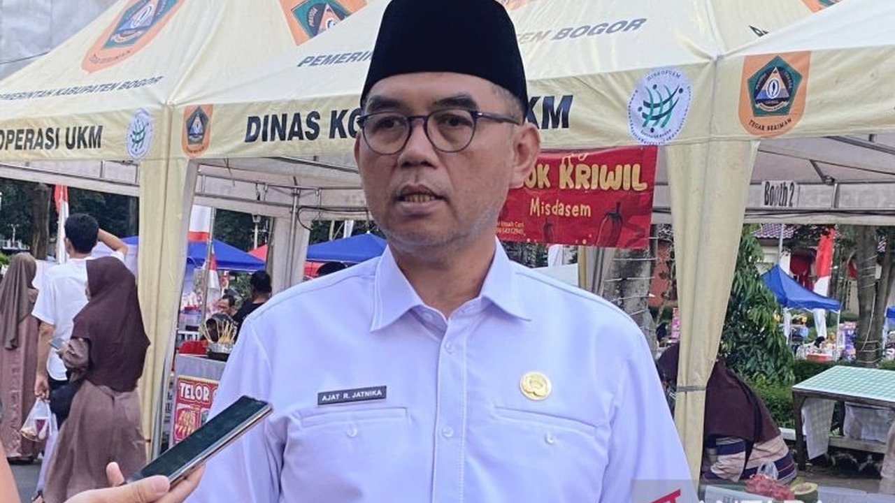 Pemerintah Kabupaten Bogor mulai melakukan evaluasi WFH ASN untuk mengukur efisiensi energi dan penggunaan bahan bakar. Kebijakan ini diharapkan membawa dampak positif bagi lingkungan dan mendorong perubahan perilaku hemat energi.