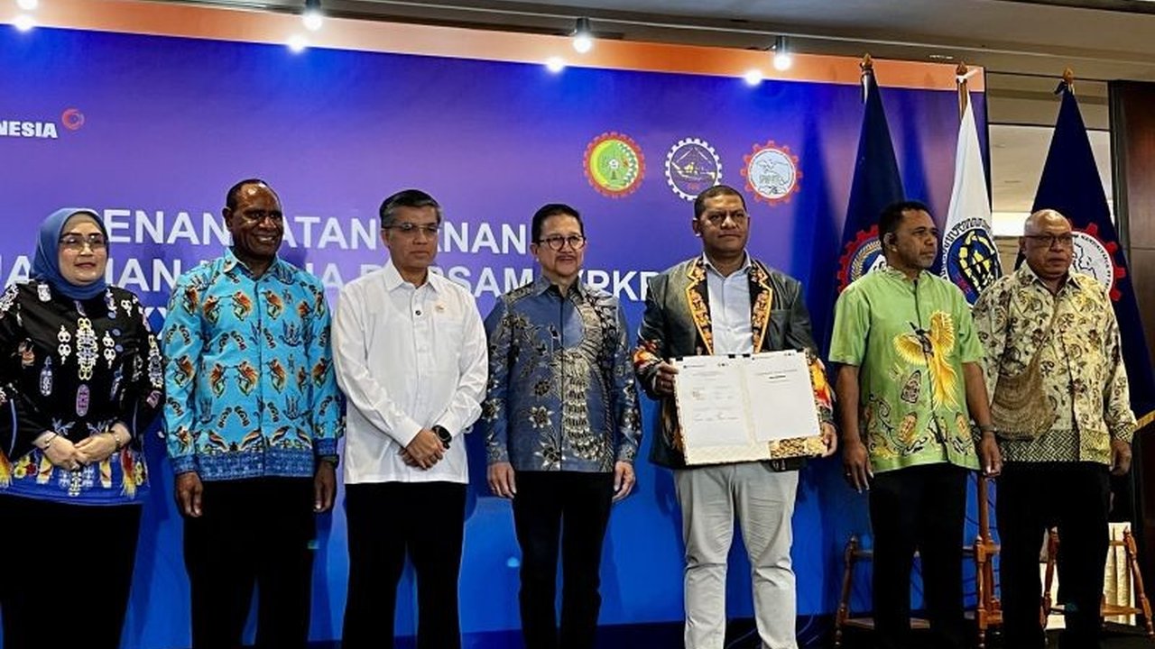 PT Freeport Indonesia dan pekerjanya menandatangani Perjanjian Kerja Bersama (PKB) ke-24 periode 2026-2028, memperkuat hubungan industrial dan menjamin peningkatan kesejahteraan karyawan melalui kesepakatan yang kekeluargaan.