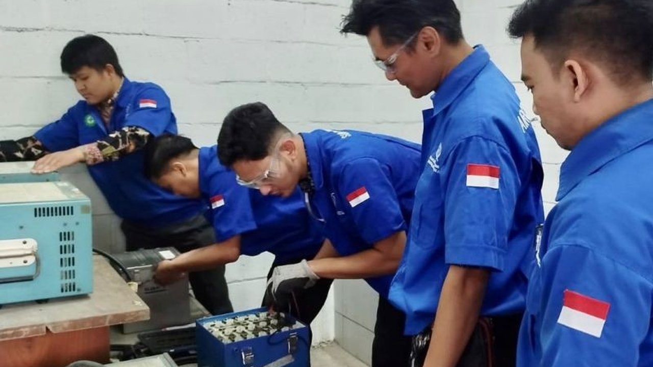PT Dirgantara Indonesia (PTDI) dan Batam Aero Technic (BAT) resmi berkolaborasi untuk mengembangkan Sumber Daya Manusia (SDM) Maintenance, Repair, and Overhaul (MRO) berbasis Artificial Intelligence (AI) dan robotik, memperkuat kemandirian industri dirgan