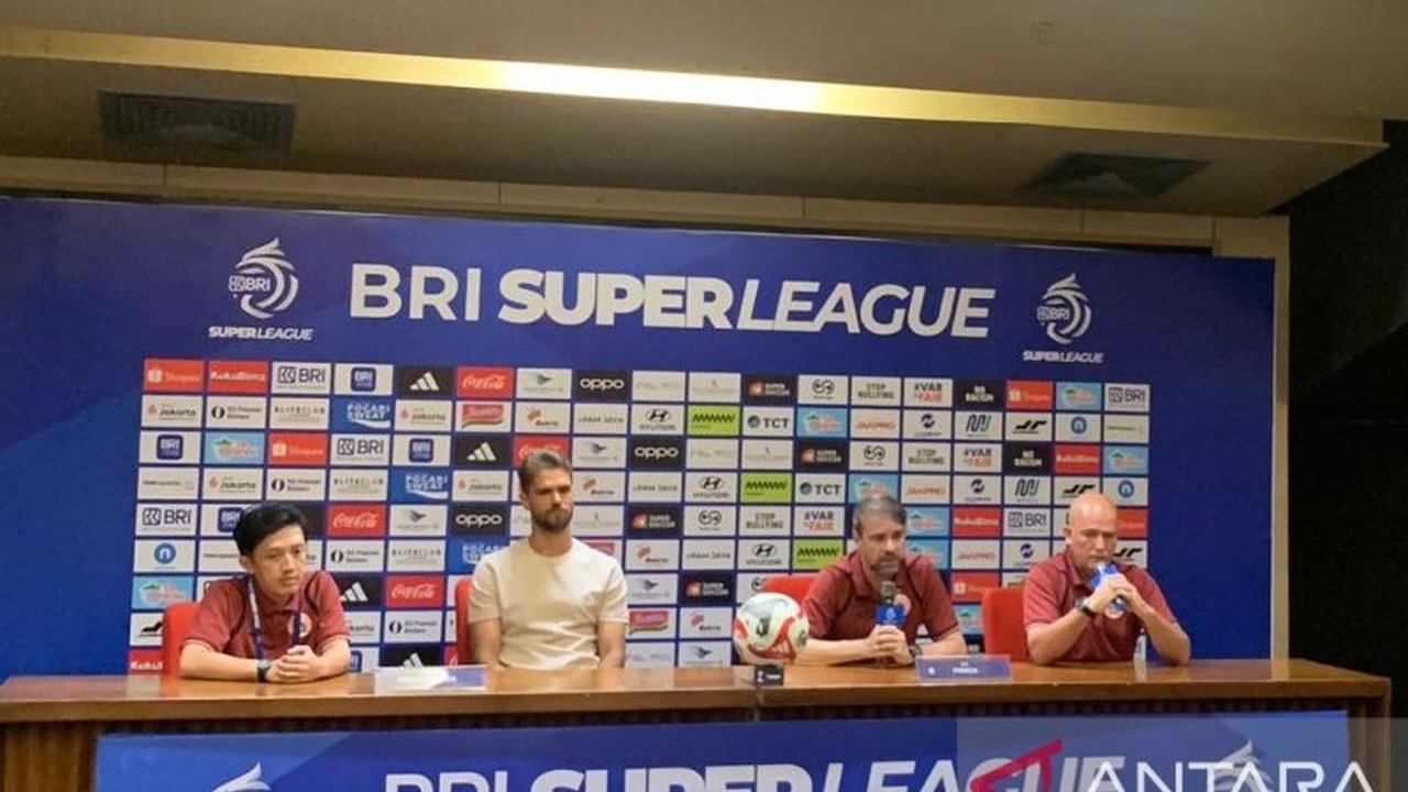 Pelatih Persija Jakarta, Mauricio Souza, menyoroti urgensi kontrol emosi pemain Persija setelah timnya menjadi salah satu pengumpul kartu merah terbanyak di BRI Super League 2025/2026, yang berimbas pada performa tim dan posisinya di klasemen.