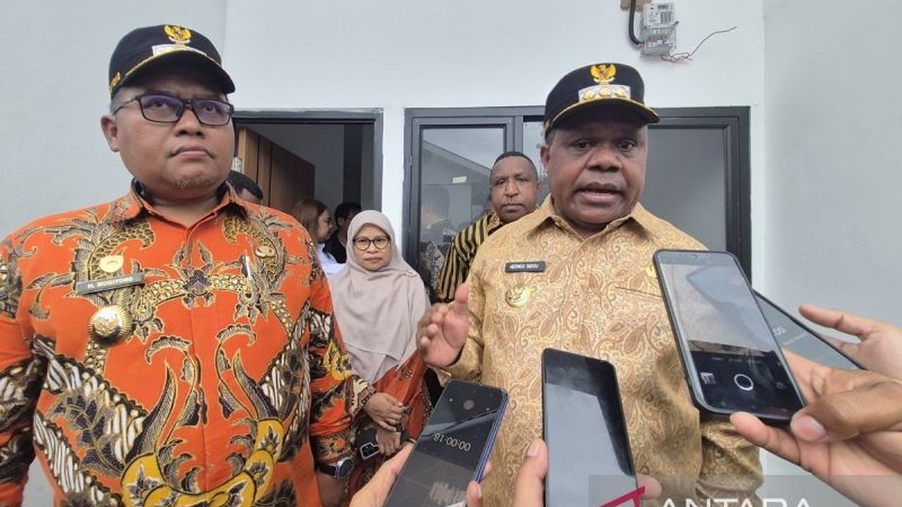 Pemerintah Kabupaten Manokwari memulai penertiban bangunan liar di Daerah Aliran Sungai (DAS) secara bertahap. Langkah ini diambil untuk menjadikan DAS sebagai kawasan terbuka hijau dan mencegah banjir, sekaligus mengantisipasi potensi konflik sosial.
