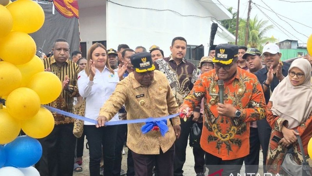 Bupati Manokwari Hermus Indou menegaskan bahwa hunian sementara (huntara) di kawasan Borobudur Manokwari tidak boleh menjadi aset pribadi, serta mewajibkan warga terdampak menandatangani pakta integritas.