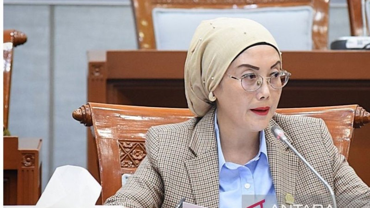 Anggota DPR RI Selly Andriany Gantina menekankan pentingnya keadilan pemberangkatan haji dan menyoroti potensi risiko 'war tiket' yang bisa memicu biaya tambahan serta komersialisasi ibadah.