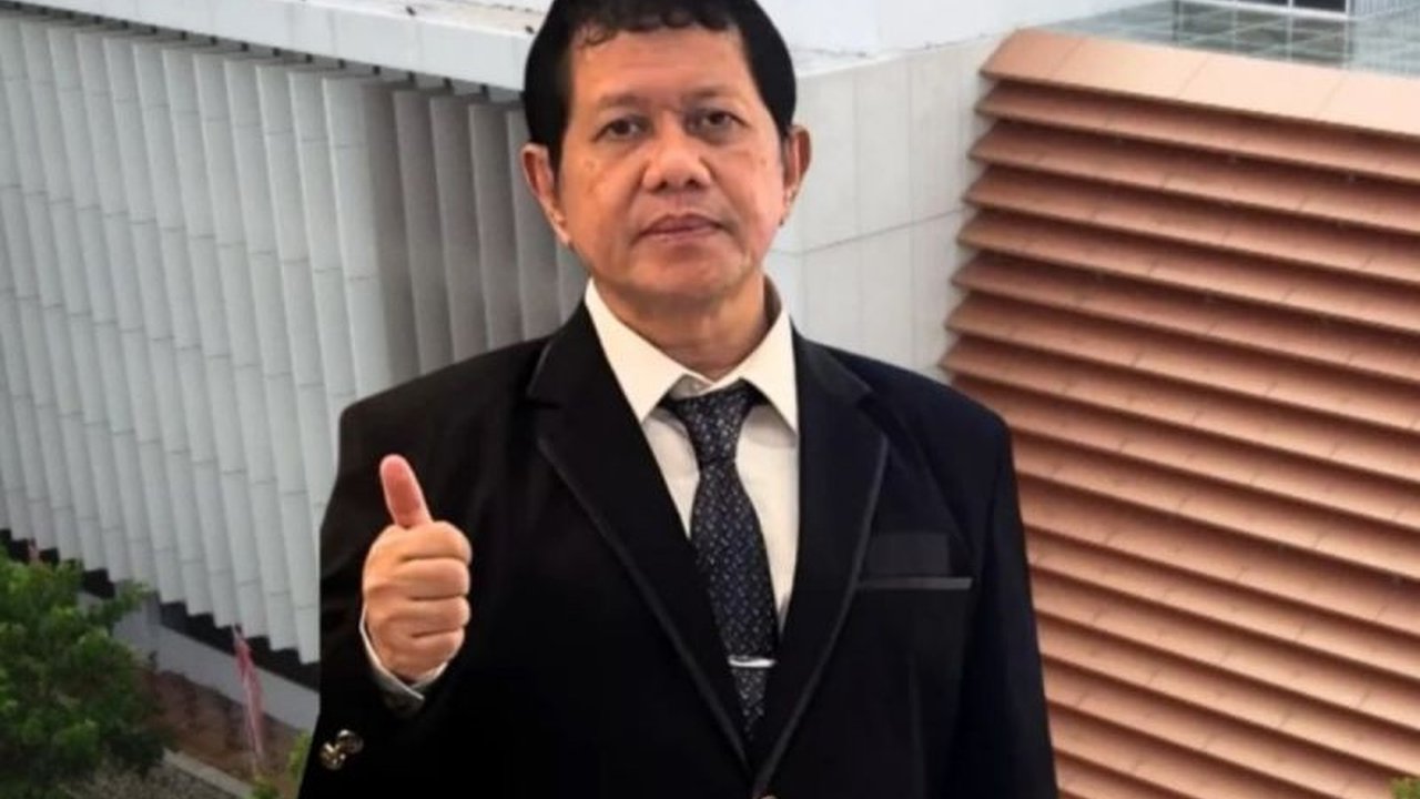 Dosen Undip menyoroti pentingnya mencapai Swasembada Energi tanpa mengorbankan ketahanan pangan. Indonesia didorong mengembangkan energi terbarukan secara berkelanjutan.