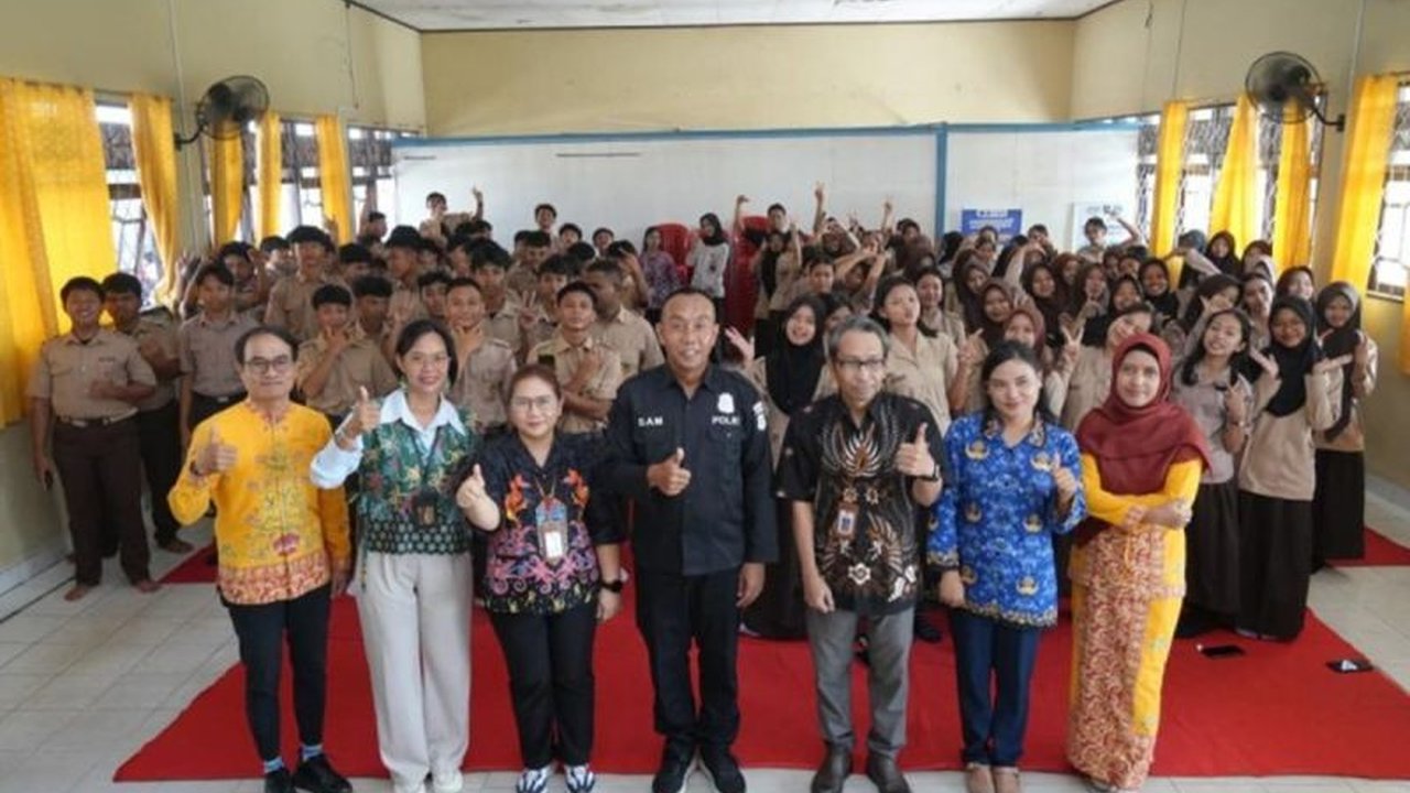 Diskominfo Palangka Raya gencar tingkatkan Literasi Digital Siswa di SMAN 6, membekali generasi muda agar cerdas digital, mampu menangkal hoaks, judi online, dan konten negatif lainnya di media sosial.