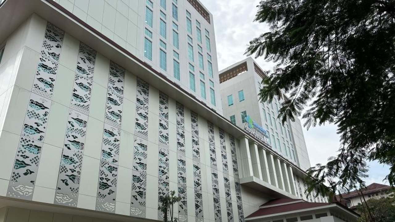 Manajemen RSHS Bandung sampaikan permohonan maaf atas kelalaian perawat yang menyerahkan bayi ke orang lain. Kasus RSHS Bandung Kelalaian Perawat ini memicu evaluasi kinerja demi kepercayaan publik.