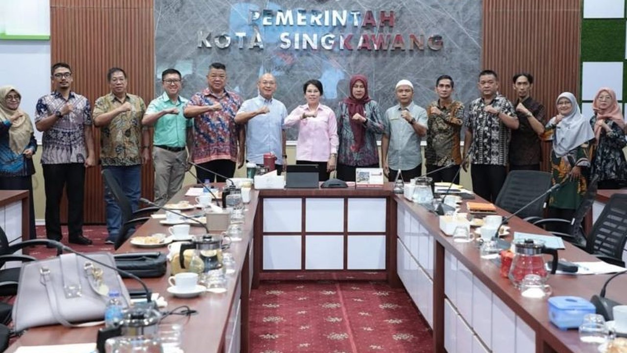 Pemerintah Kota Singkawang memperkuat ikatan budaya dengan komunitas Hakka Klang Malaysia, membuka peluang kerja sama lintas negara dalam pelestarian warisan Hakka yang kaya dan unik.