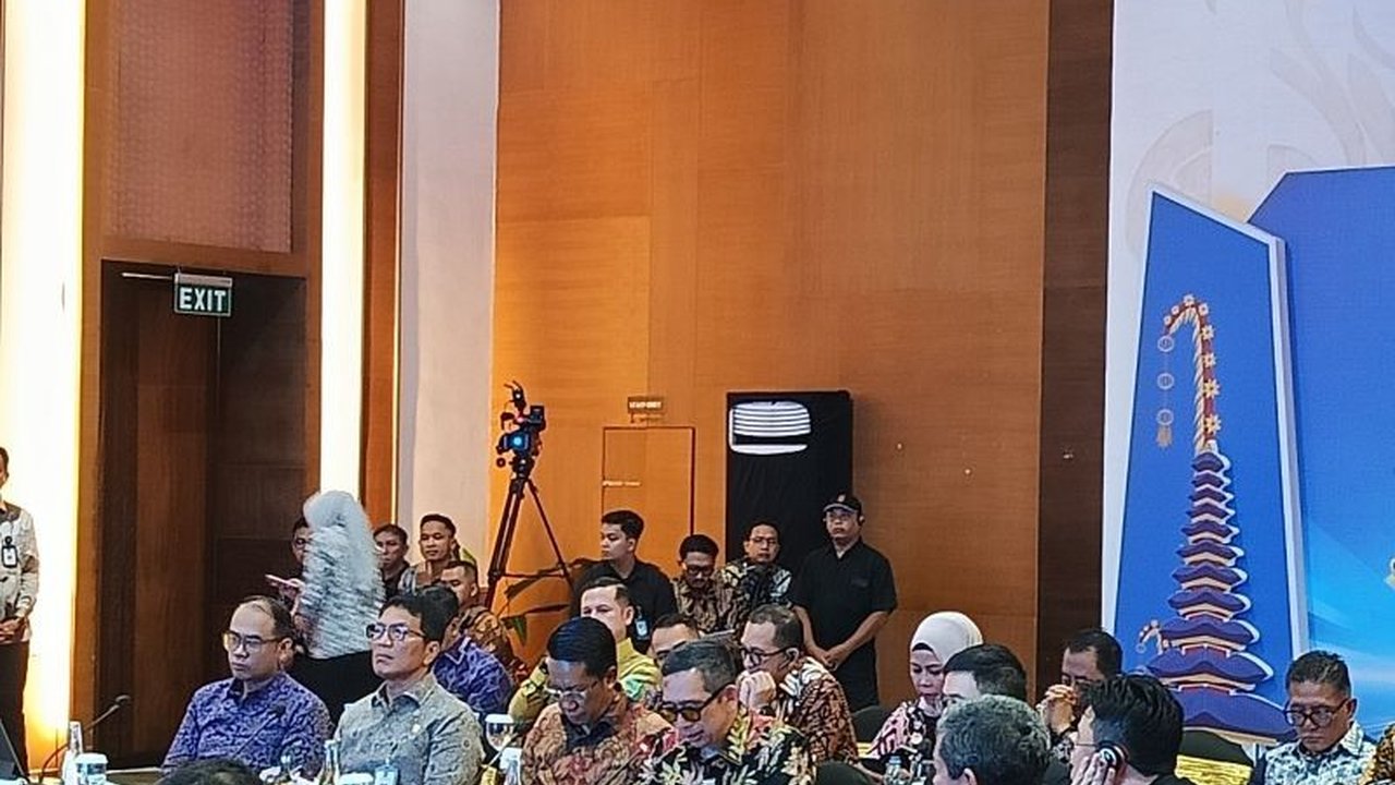 Direktorat Jenderal Kekayaan Intelektual (DJKI) Kemenkumham RI menginisiasi forum ASEAN CMO untuk memperkuat Tata Kelola Royalti Digital ASEAN, mengatasi tantangan distribusi royalti di era digital, dan memastikan hak pencipta terpenuhi secara proporsiona