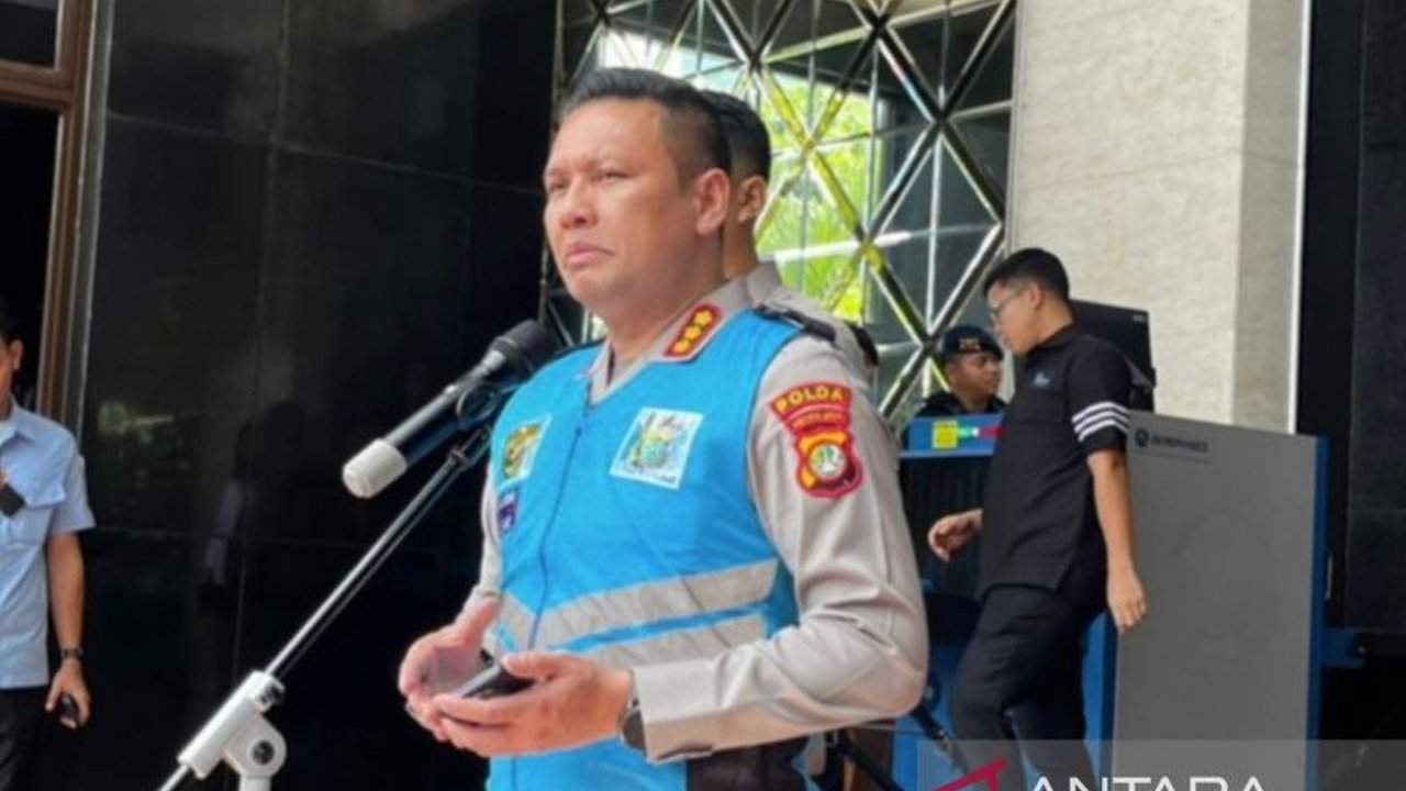 Polda Metro Jaya terus mendalami dua laporan polisi terhadap Saiful Mujani terkait dugaan ajakan makar di media sosial, memastikan proses hukum berjalan transparan.