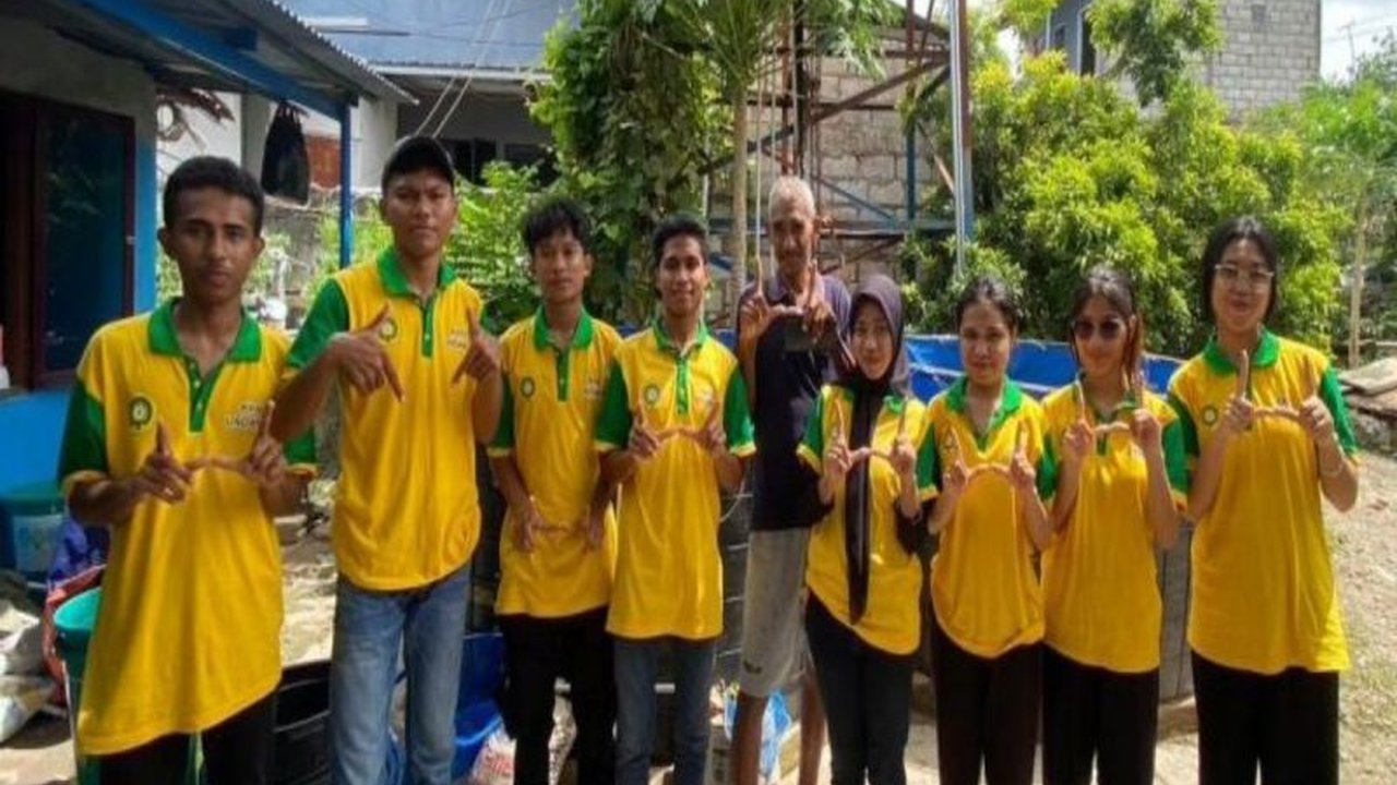 Inovasi Budikdamber Undana oleh mahasiswa KKN Tematik menjadi solusi ketahanan pangan efektif bagi masyarakat pesisir Kelurahan Nunbaun Sabu, Kota Kupang, dengan metode yang hemat air dan berbiaya rendah.