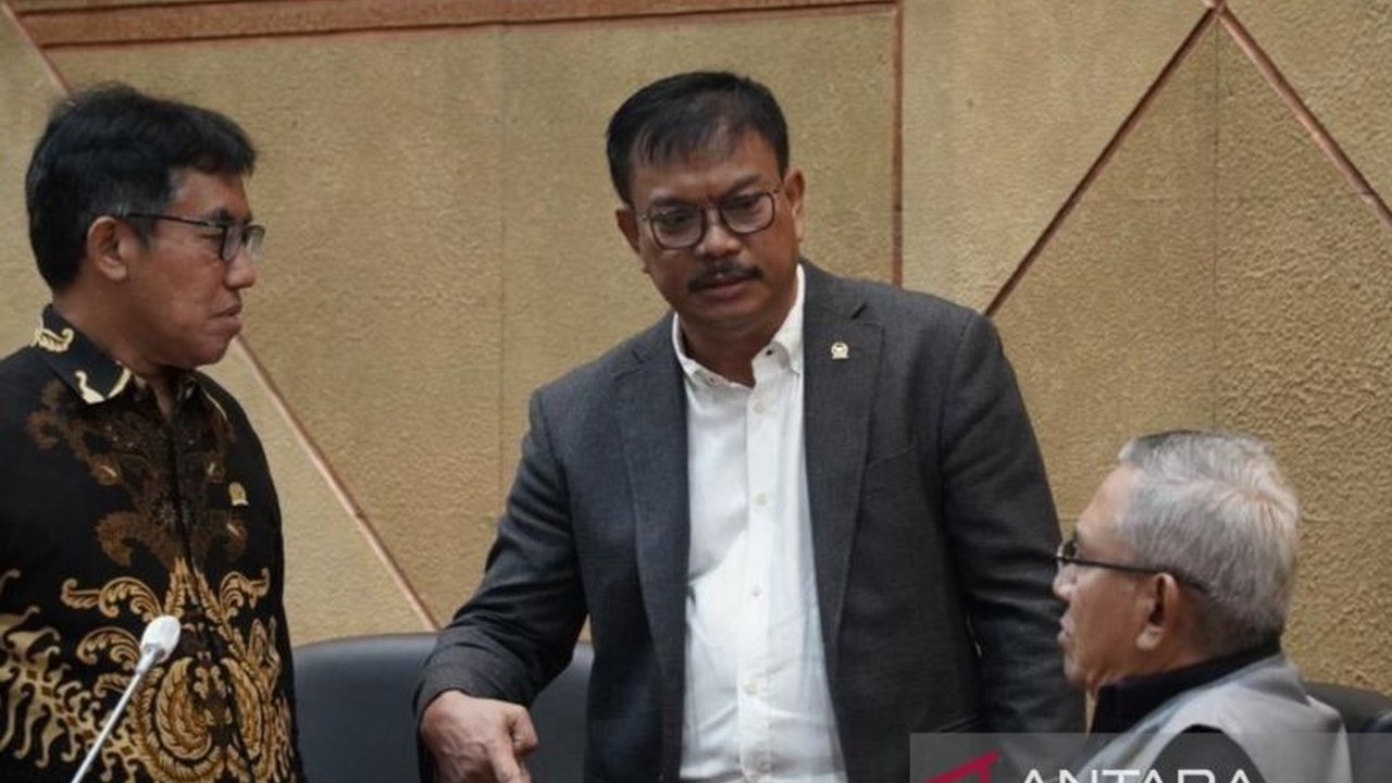 Anggota DPR mengusulkan pembiayaan iuran jaminan pekerja miskin melalui hasil investasi BPJS Ketenagakerjaan, sebuah langkah konkret untuk perlindungan tanpa membebani APBN.