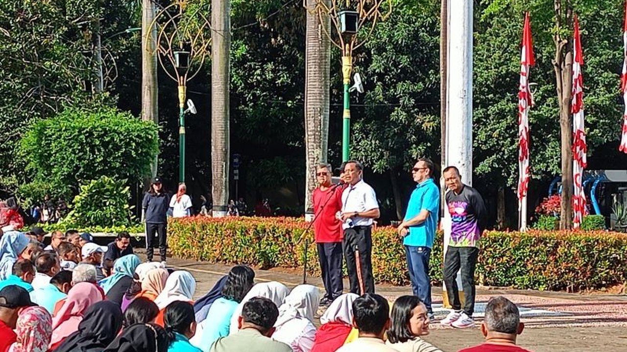 Sebanyak 68 aparatur sipil negara (ASN) di lingkungan Pemerintah Kota Jakarta Timur (Pemkot Jaktim) mulai menerapkan kebijakan WFH ASN Jakarta Timur pada Jumat, 10 April 2026, namun pelayanan publik dipastikan tetap optimal.