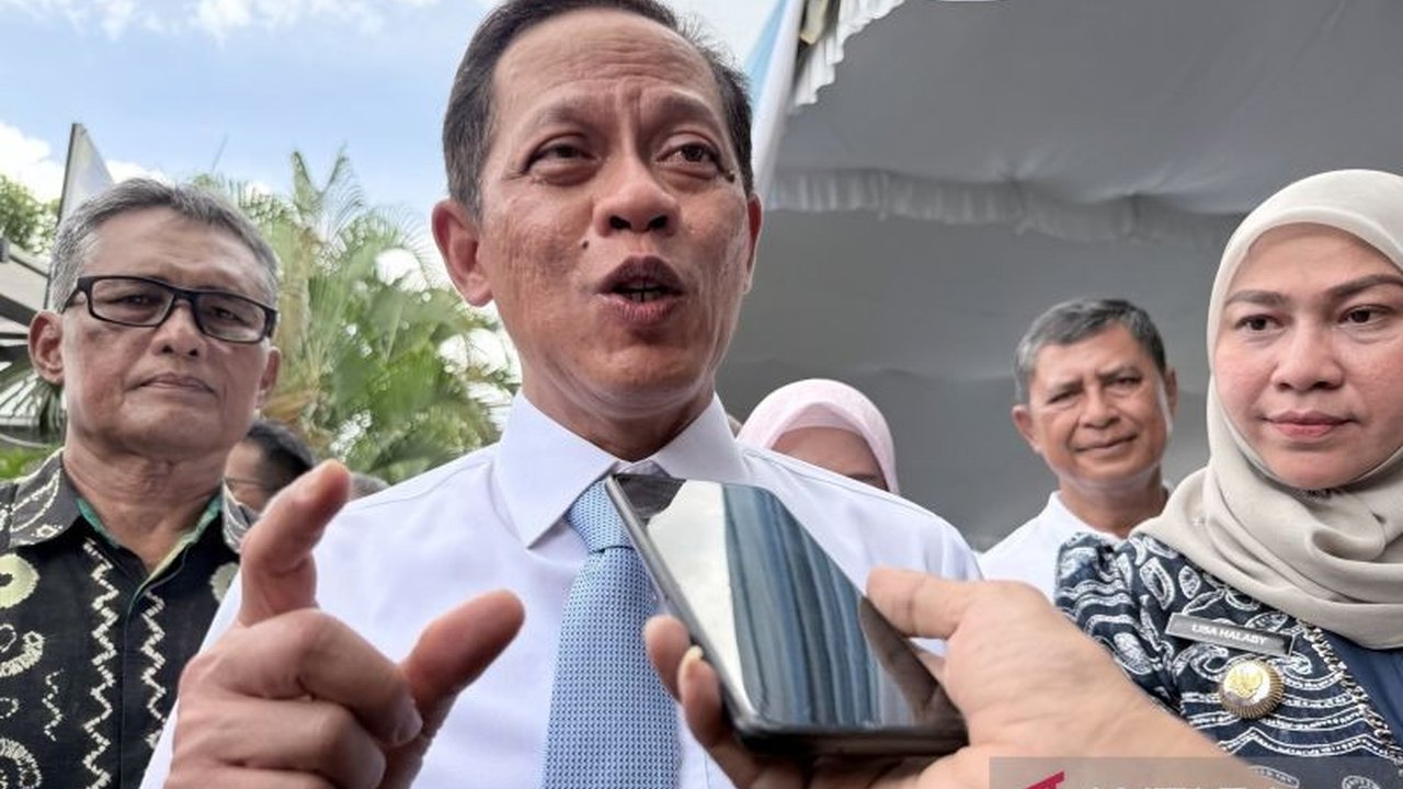 Indonesia menunjukkan komitmen kuat dalam pengurangan open dumping di tempat pembuangan akhir (TPA), dengan target ambisius untuk tahun 2026. Langkah ini esensial bagi keselamatan publik dan lingkungan.