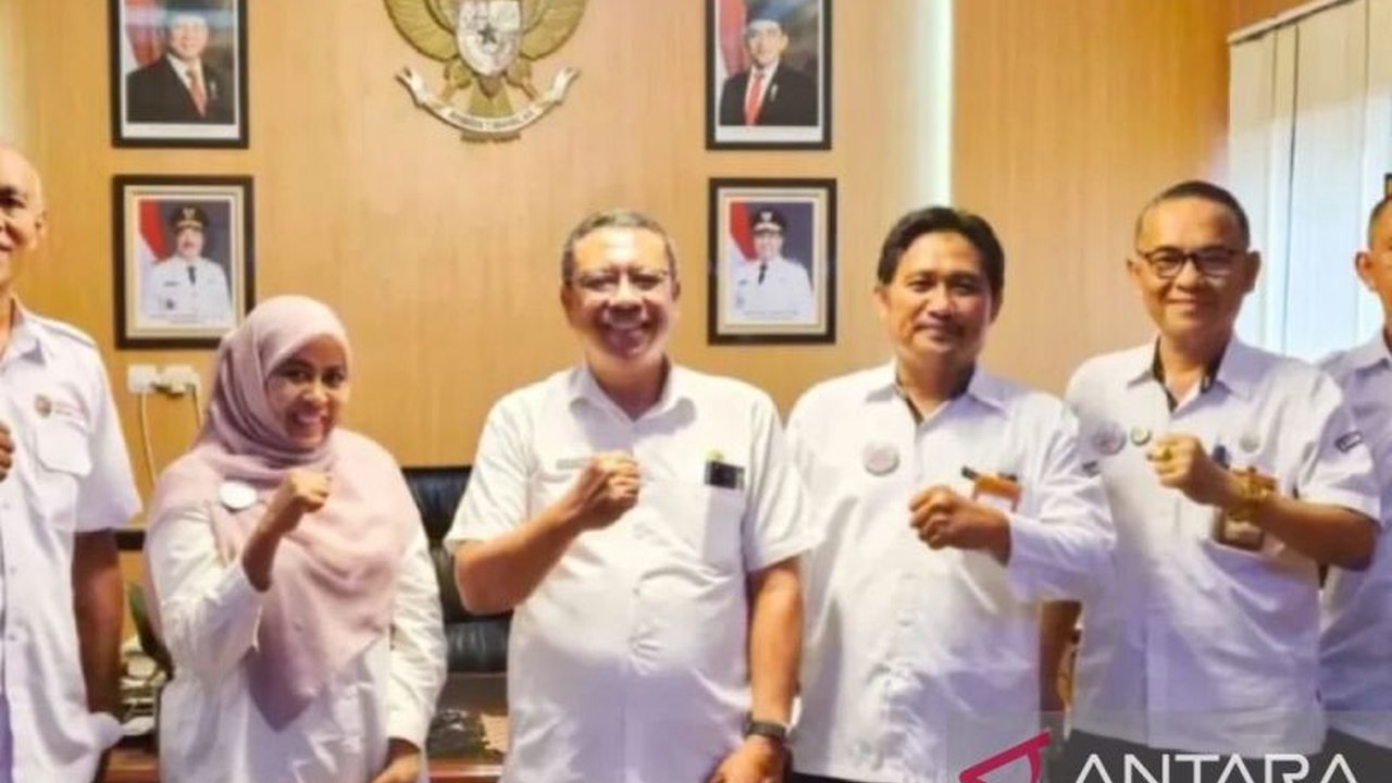 Balai Pelatihan dan Penyuluhan Perikanan (BPPP) Ambon bersama Dinas Tenaga Kerja dan Transmigrasi (Disnakertrans) Provinsi Maluku bersinergi menyiapkan SDM Perikanan Maluku yang kompeten untuk memenuhi kebutuhan industri kelautan dan perikanan, baik di ti