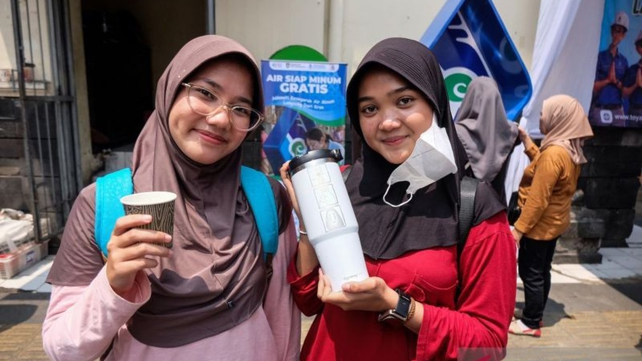 Menerapkan Gaya Hidup Minim Sampah membutuhkan konsistensi serta dukungan lingkungan sosial dan kebiasaan konsumsi yang berkelanjutan untuk dampak maksimal.