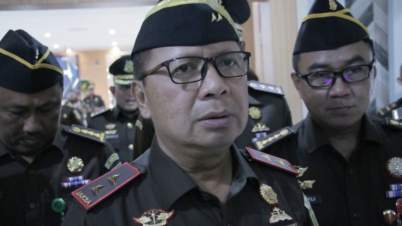 Kejaksaan Tinggi Nusa Tenggara Barat mempersilakan tiga terdakwa kasus gratifikasi DPRD NTB untuk melapor ke berbagai lembaga pusat, menegaskan proses hukum tetap berjalan dan akan dibuktikan di persidangan.