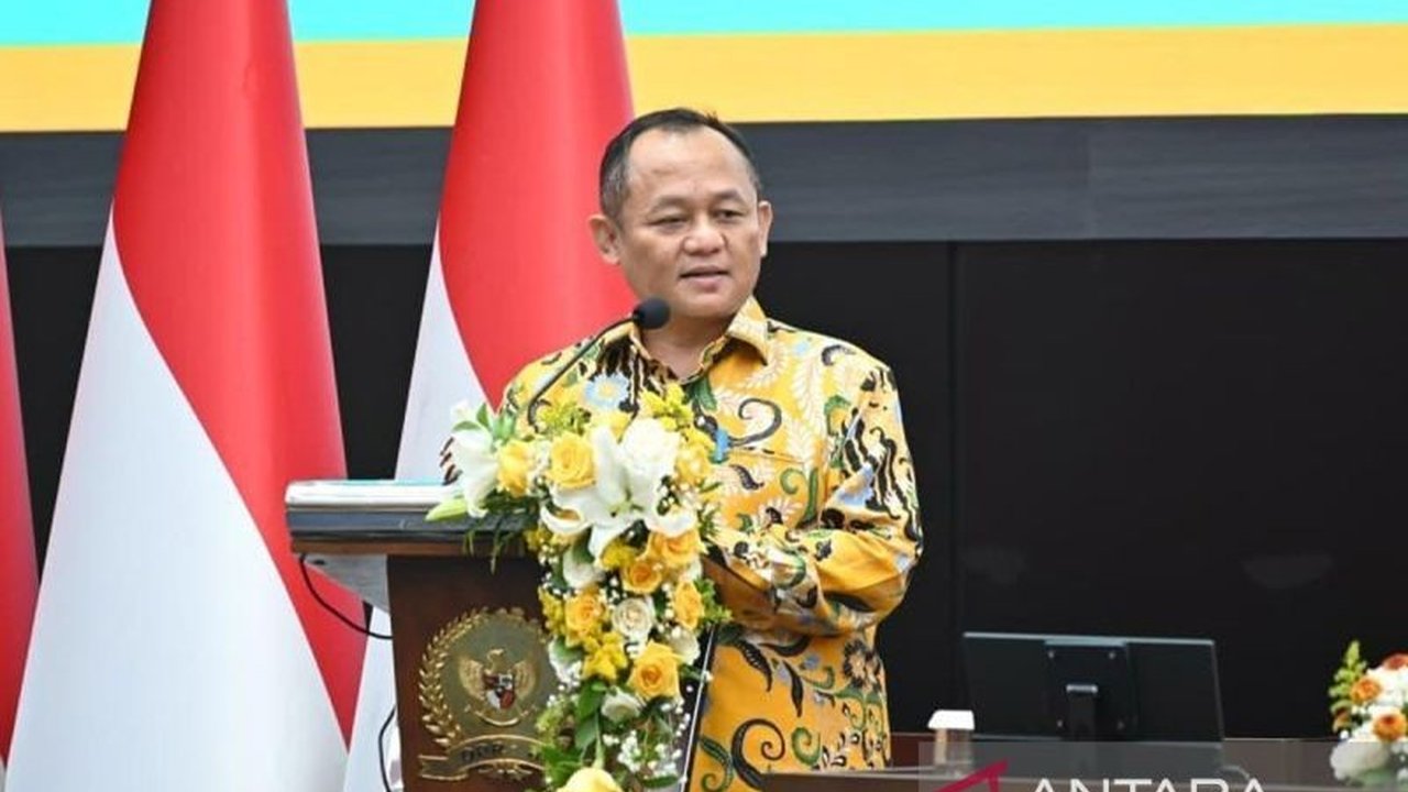 Anggota DPR RI menyatakan keyakinan kuat terhadap keberhasilan program Konversi PLTD ke energi terbarukan, didukung kekayaan sumber daya dan komitmen. Presiden Prabowo Subianto telah mengarahkan percepatan realisasi konversi ini di tengah tingginya harga.