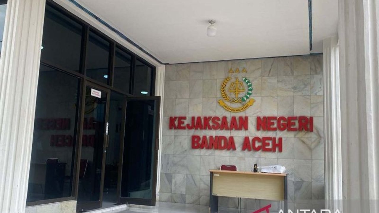 Kejaksaan Negeri Banda Aceh resmi menetapkan dua terpidana kasus tindak pidana pencucian uang (TPPU) sebagai buronan TPPU setelah berulang kali mangkir dari panggilan eksekusi hukuman, memicu pencarian intensif.