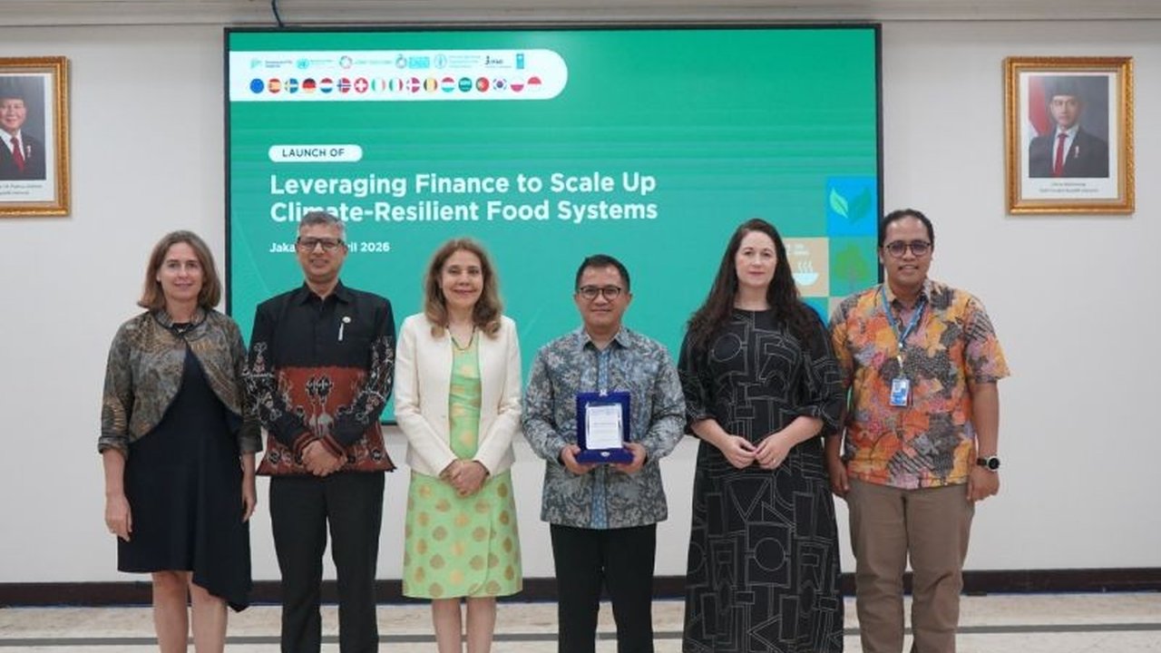 Indonesia dan Perserikatan Bangsa-Bangsa (PBB) meluncurkan program ketahanan pangan inovatif untuk mendukung petani kecil di Jawa Timur dan Lampung, memperluas akses pembiayaan dan praktik pertanian cerdas iklim guna menghadapi tantangan perubahan iklim.