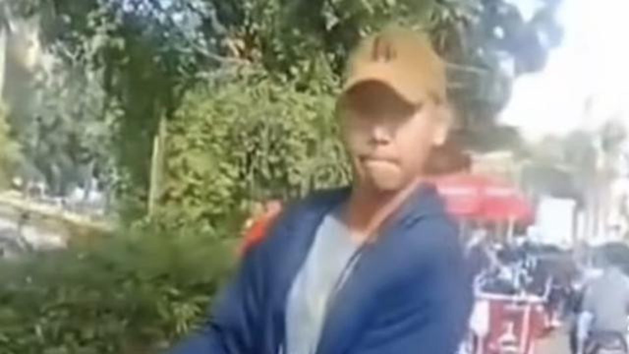Viral Preman Pecahkan Mangkuk Tukang Bubur Karena Tak Diberi Uang. @fakta.jakarta