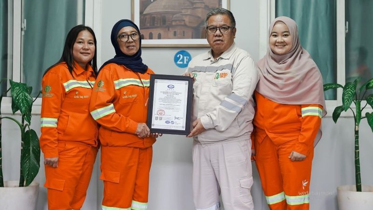 Weda Bay Nickel menegaskan komitmen kuatnya terhadap praktik Environmental, Social, and Governance (ESG) melalui perolehan sertifikasi ISO 14001 dan ISO 45001. Langkah ini menjadi bukti nyata keseriusan perusahaan dalam operasional yang bertanggung jawab.
