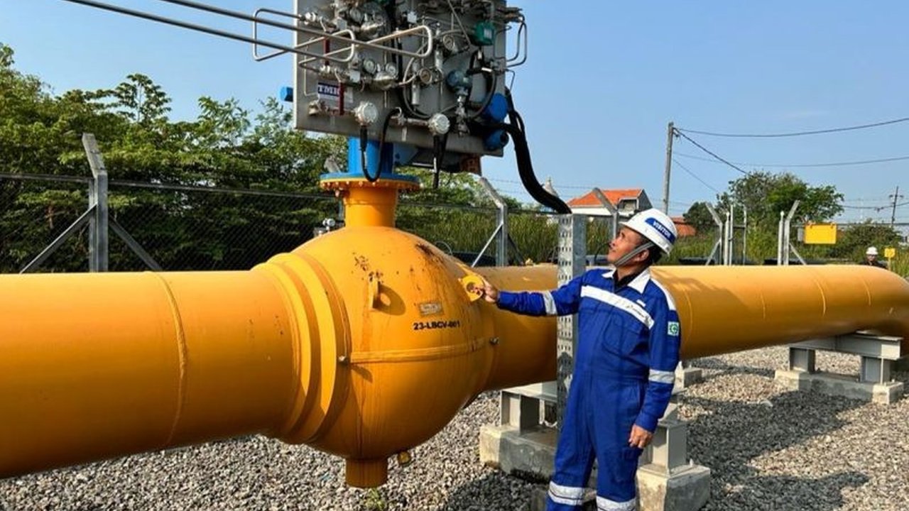 Badan Pengatur Hilir Minyak dan Gas Bumi (BPH Migas) menyatakan pasokan gas bumi di Jawa Timur dan Jawa Tengah termanfaatkan secara optimal, menjamin kebutuhan energi bagi sektor industri dan masyarakat serta mendukung transisi energi nasional.