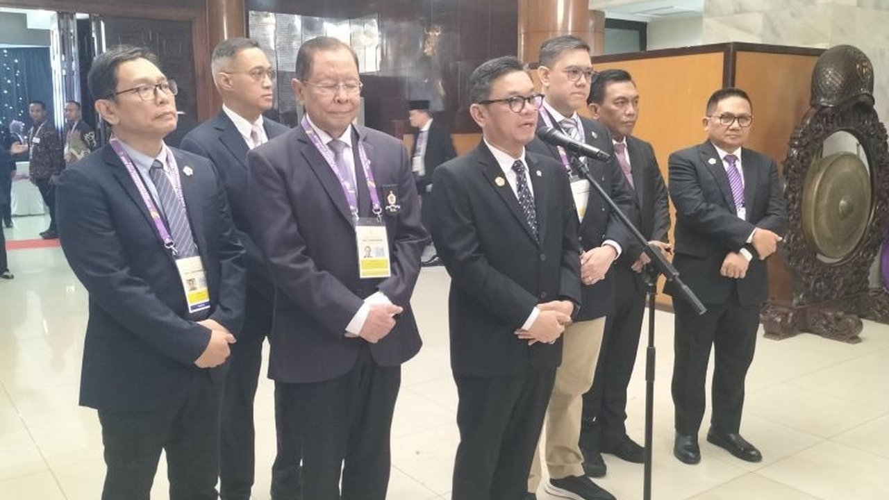 Gubernur Lemhannas Ace Hasan Syadzily mendesak pemerintah menjamin keselamatan prajurit TNI yang bertugas dalam misi perdamaian di Lebanon, menyusul insiden gugurnya beberapa personel.