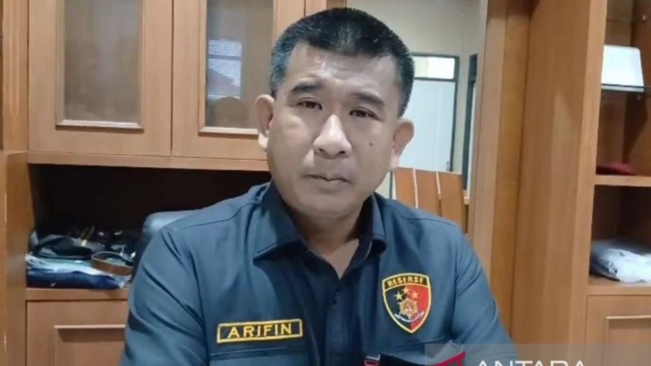 Polres Blora terus mendalami Kasus KDRT Dokter Blora yang melibatkan kepala puskesmas dan suaminya, seorang dokter spesialis, dengan memeriksa saksi dan mengumpulkan bukti. Penyelidikan ini berlanjut setelah laporan sebelumnya tidak diproses.