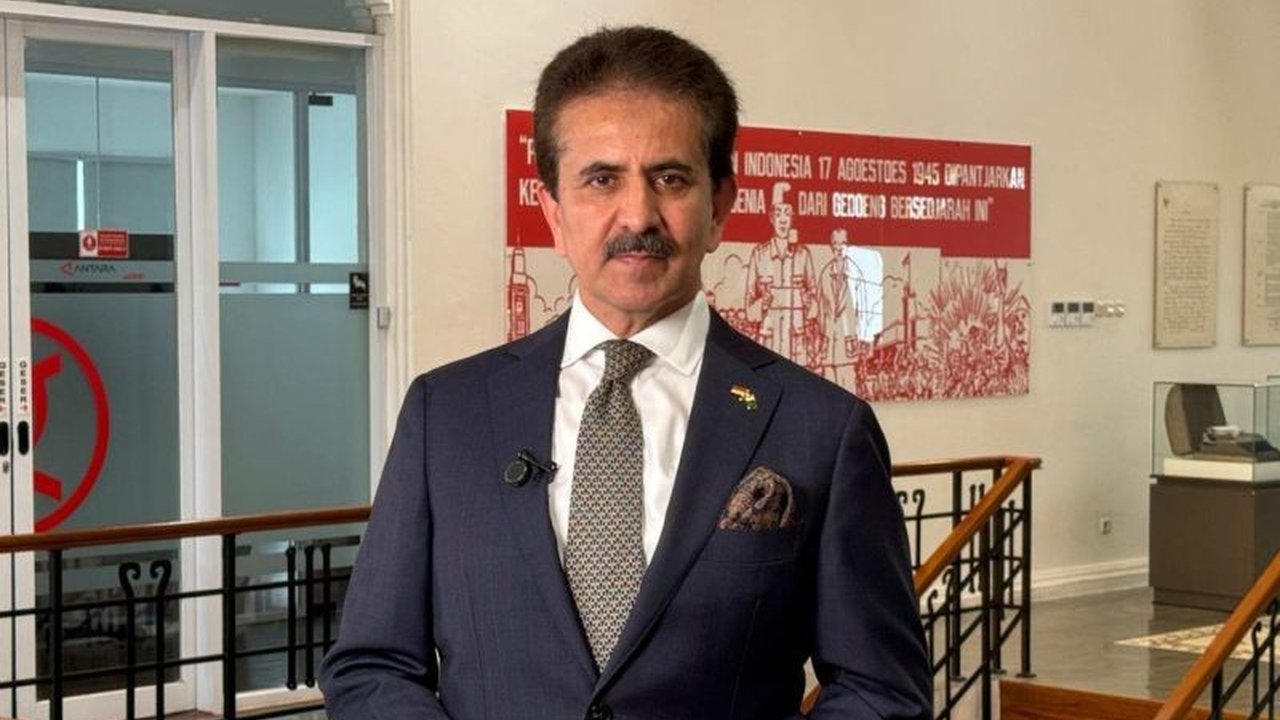 Duta Besar Pakistan untuk Indonesia, Zahid Hafeez Chaudhri, menegaskan kembali komitmen negaranya terhadap solusi dua negara sebagai jalan maju penyelesaian konflik Palestina-Israel, sebuah dukungan penting bagi perdamaian.